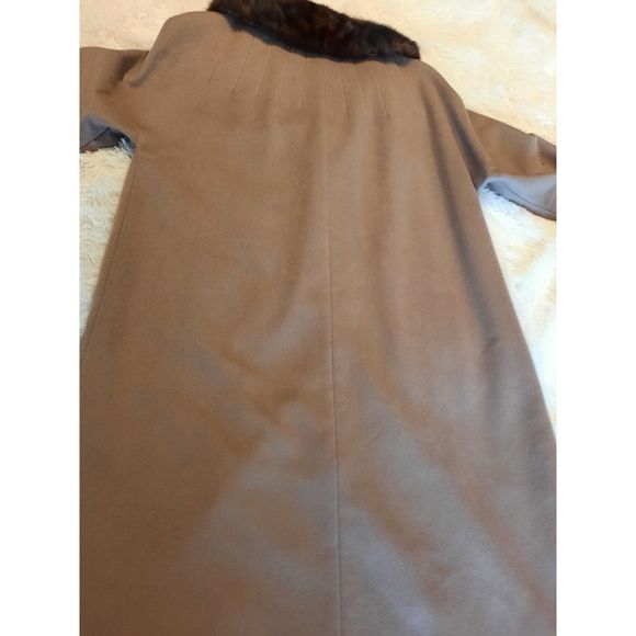 Vintage 1960s Womens Wool and Fur 3/4 Sleeve Coat Moth Holes - Picture 7 of 16